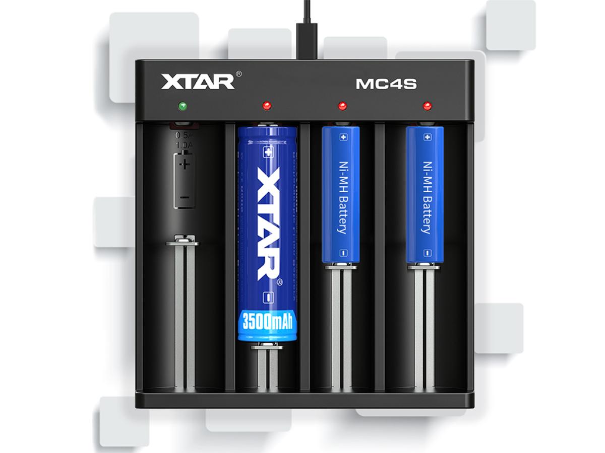 XTAR MC4S kompaktes 4-Schacht Ladegerät für Li-Ion und Ni/MH Akkus